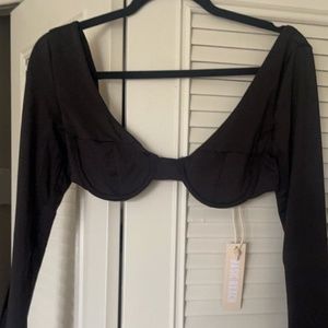Black long sleeve crop top